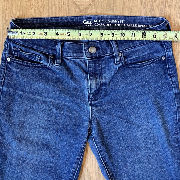 GAP Midrise Skinny Jeans - Picture 3 of 6